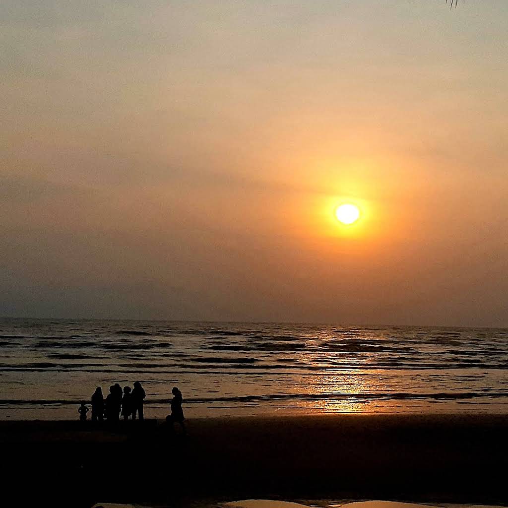 Penginapan joglo pantai lapin