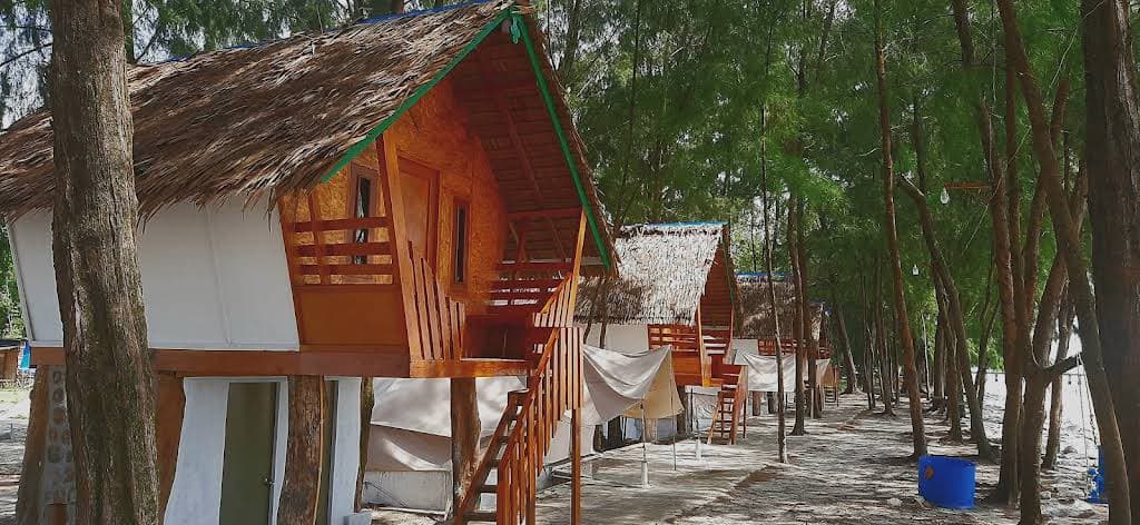 Penginapan joglo pantai lapin gallery 1
