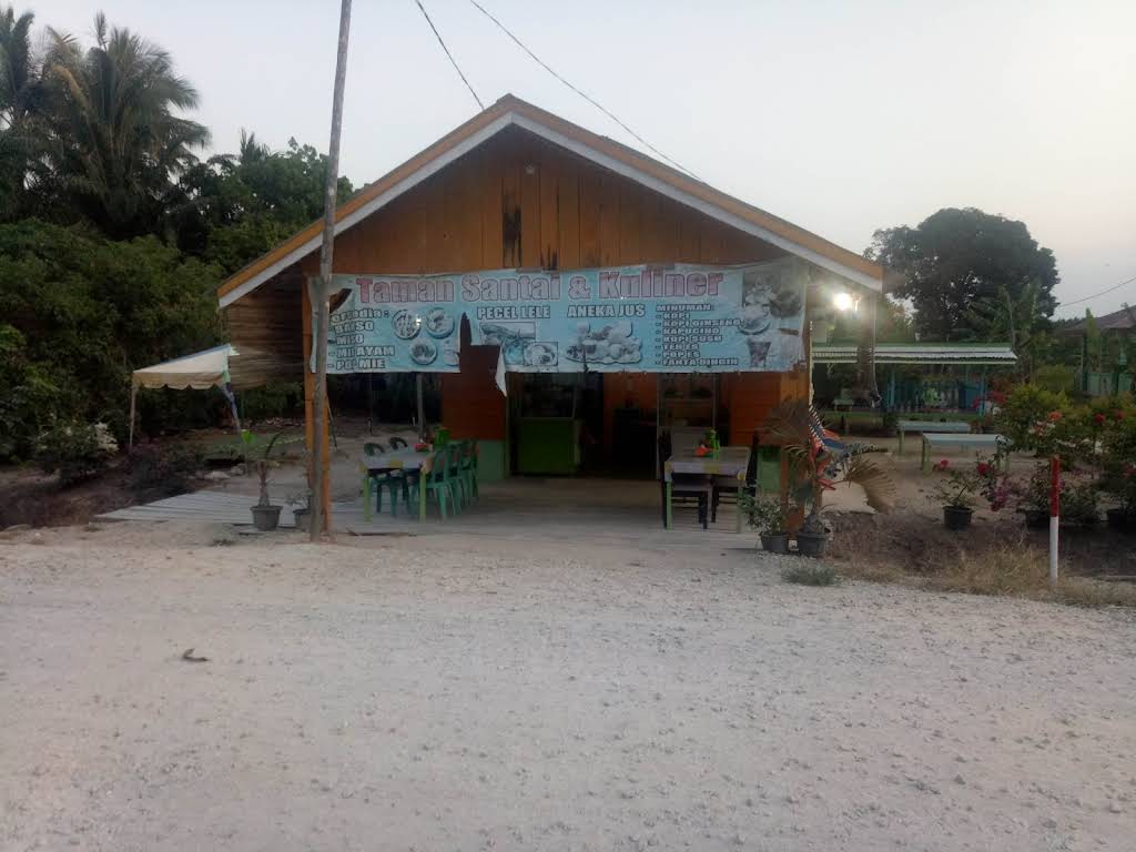 Taman santai dan kuliner Rupat